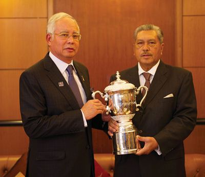 Malaysian-Prime-Minister-Datuk-Seri-Najib-Abdul-Razak-and-Tun-Ahmad-Sarji-Abdul-Hamid.-Photo-credit-Golf-Malaysia