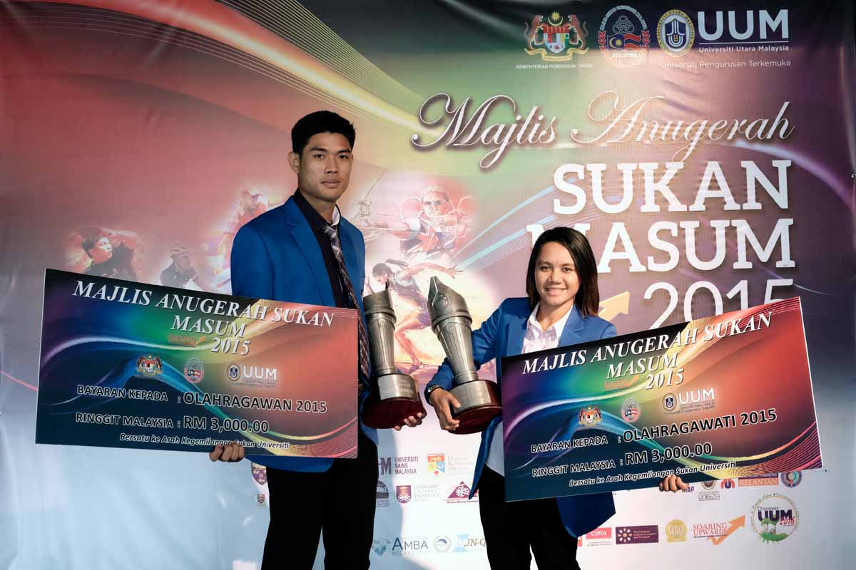 Olahragawan dan Olahragawati membawa pulang trophi, sijil dan wang tunai RM3000.