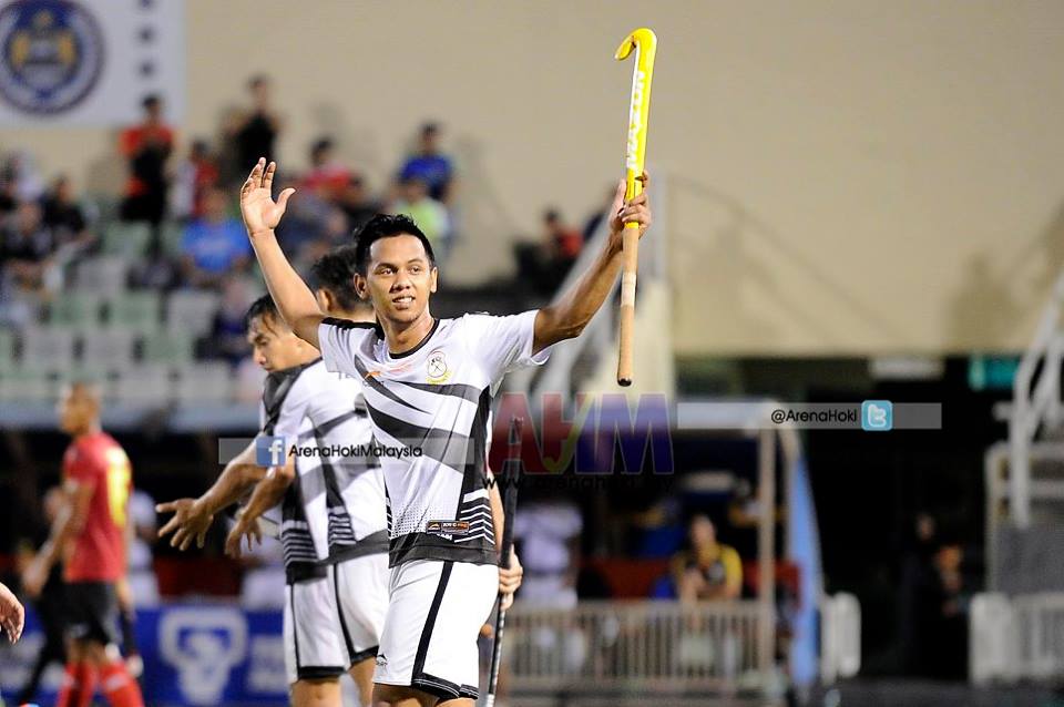 Terengganu menjulang kejuaraan Divisyen Satu Kejohanan Hoki Piala Razak 2016 setelah menundukkan Polis Diraja Malaysia (PDRM) 3-0 pada perlawanan akhir di Stadium Hoki Bukit Jalil. Kredit Foto - Facebook.com/ArenaHokiMalaysia