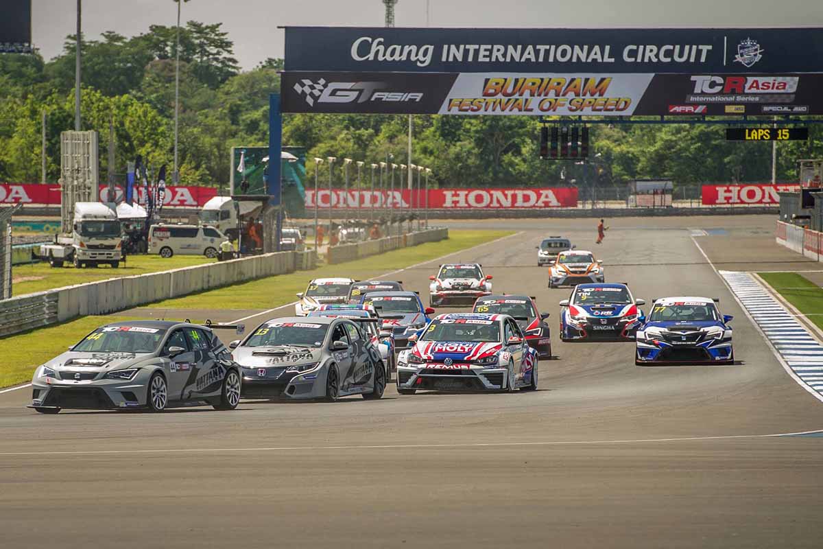 2016 TCR Asia Series Chang International Circuit - Race start.