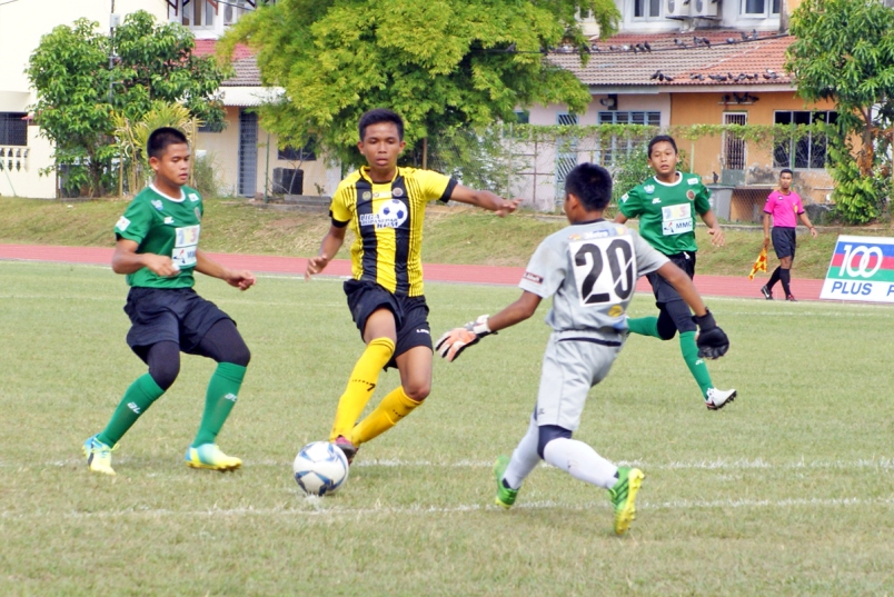 Melaka(Yellow) vs SSM Gambang-003