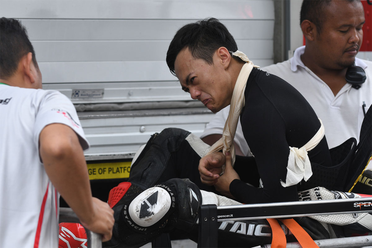 Mohd Zaqhwan Zaidi; Selangor-born rider, the crash resulted in a dislocated right arm and Zaqhwan was rushed to the hospital for further treatment.