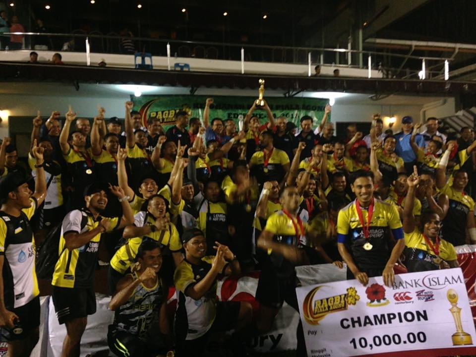 Perak selaku juara bagi Kejohanan Ragbi Piala Agong 2016 Ke-34. Foto - Rohimi Ahmad